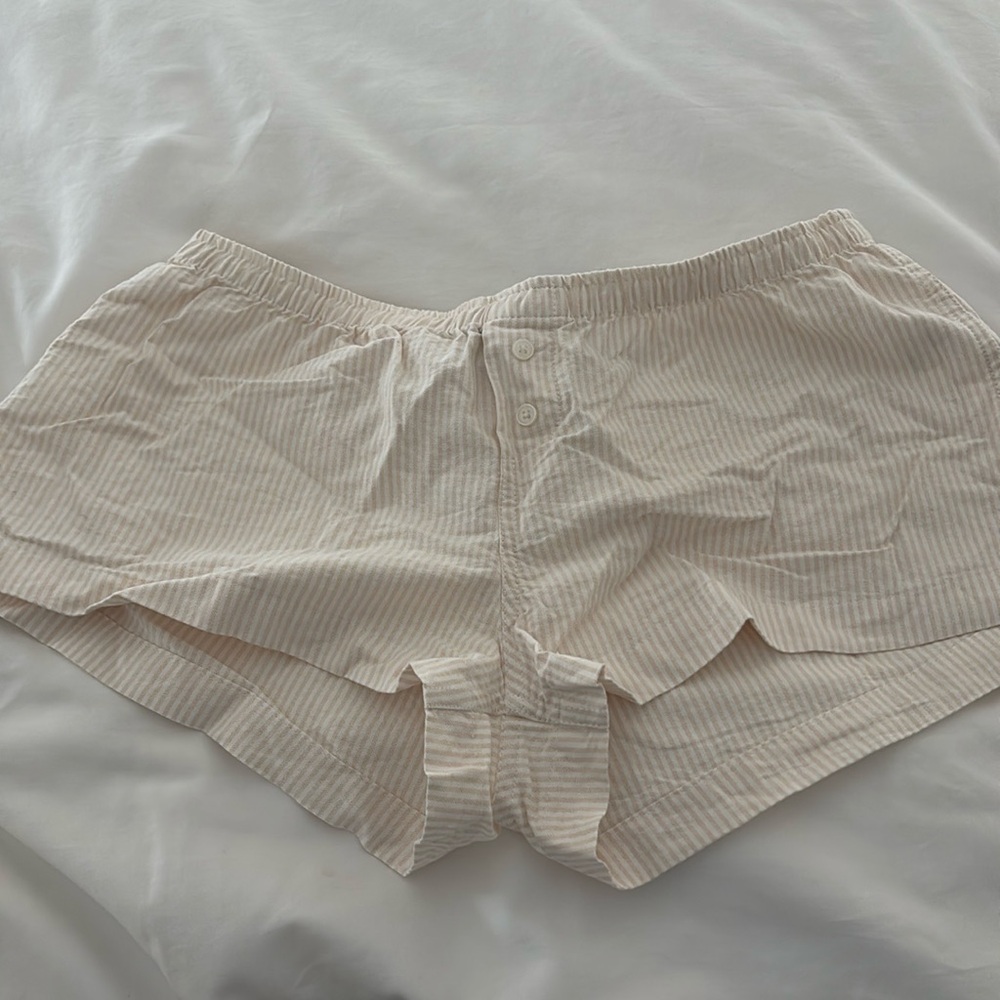 NEW BRANDY MELVILLE BABY PINK STRIPED SHORTS